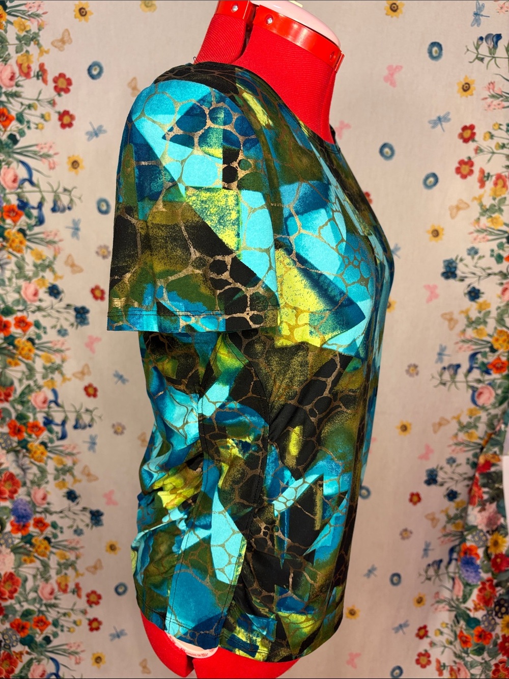 Peter Nygard - Turquoise and Green Abstract Water-Effect Short-Sleeve Top Size M - Picture 3 of 12